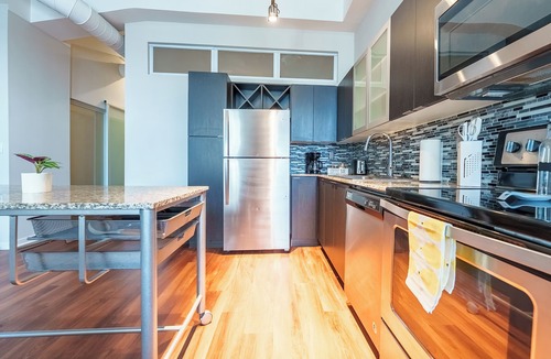 Central Business District Apartment | Charming 2-Bedroom Apartment with AC in peaceful Cincinnati