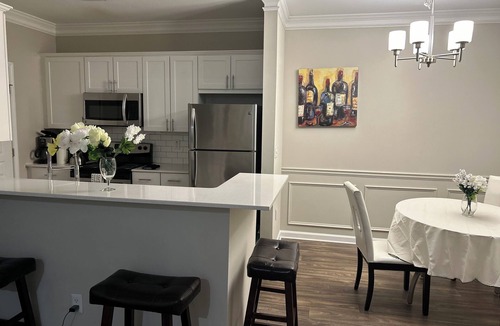 Lindridge-Martin Manor Apartment | Charming 2-bedroom apartment in Buckhead ! Very safe location, free parking