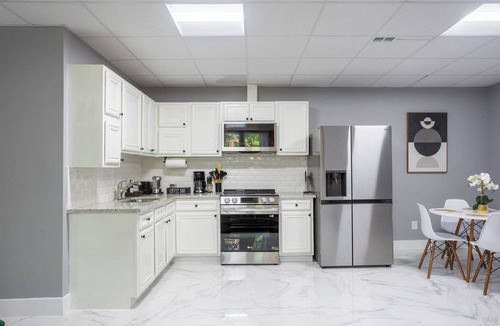 Decatur Apartment | Charming 2-bedroom apartment in delightful Decatur with AC