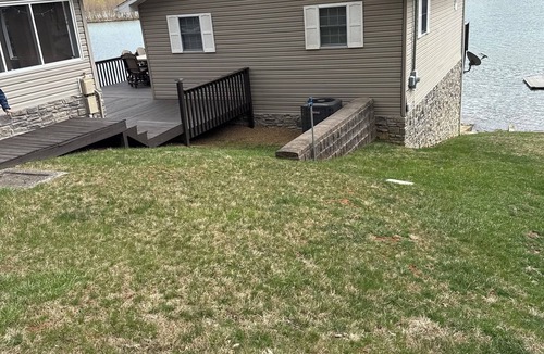 Draper House | Charming 2-bedroom house with private dock in Draper Va on Claytor Lake
