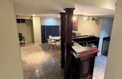 Vienna House | Charming 2-bedroom house with AC in lovely Reston