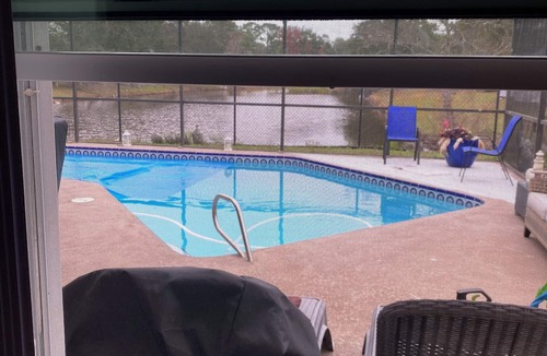 Cocoa House | Charming 2-bedroom in the hidden gem of Cocoa Florida with WiFi, AC, and Pool.