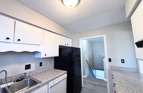 Charlotte House | Charming 2-bedroom townhome in Pineville- Charlotte