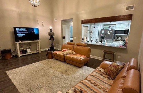 Fortson House | Charming 2-bedroom townhome with WiFi, AC in welcoming Columbus