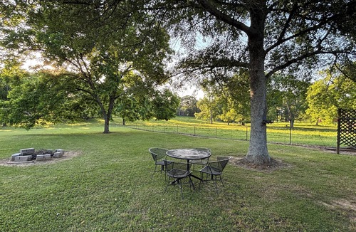 Albertville House | Charming 2-bedroom with WiFi, AC convenient to Albertville/Boaz