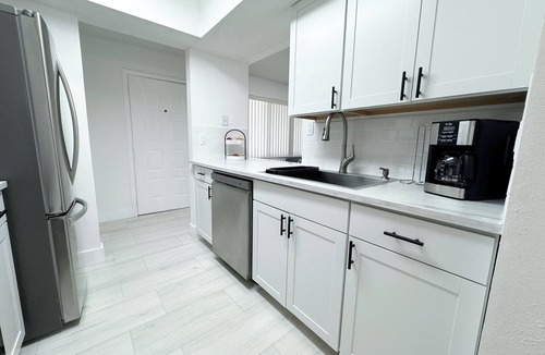Edgewater Apartment | Charming 2BR/1BA Apartment in Port Charlotte, community Pool