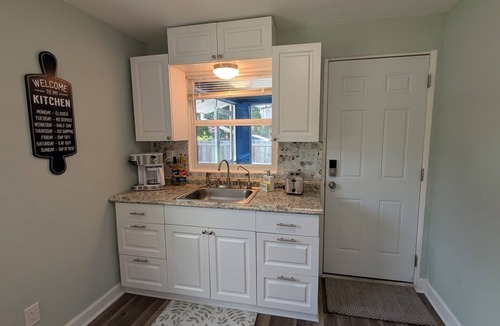 Plantation Estates House | Charming 2BR/1BA retreat in peaceful DeBary, FL. Centrally located!