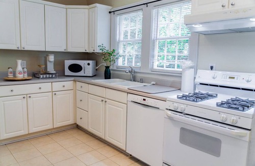 Morningside-Lenox Park Apartment | Charming 2BR Carriage House in the Heart of Atlanta