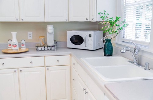 Morningside-Lenox Park Apartment | Charming 2BR Carriage House in the Heart of Atlanta