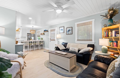 Tranquil Harbour House | Charming 2BR Sea Glee Cottage in Oak Island, perfect for families and pets!