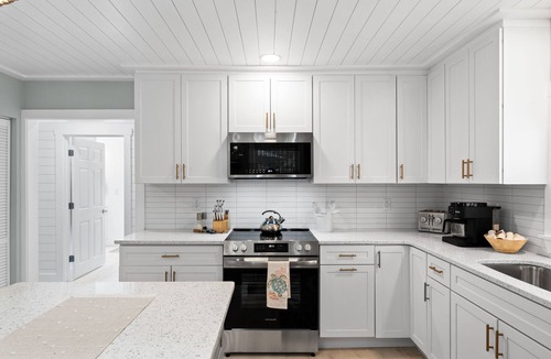 Tranquil Harbour House | Charming 2BR Sea Glee Cottage in Oak Island, perfect for families and pets!
