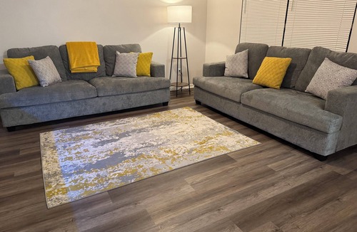 Sulphur Springs House | Charming 3-bedroom 2-Bathroom house with high speed WiFi, AC in wonderful Tampa