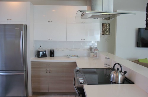 Hollywood House | Charming 3 Bedroom Beach Home w Gated Private Yard