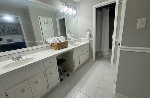Augusta Cottage | Charming 3-bedroom Cottage in Martinez with WiFi and AC