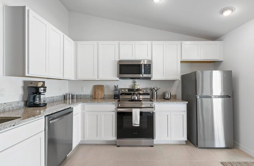 Indian Trails House | Charming 3-bedroom house - Stylish & Health-Conscious