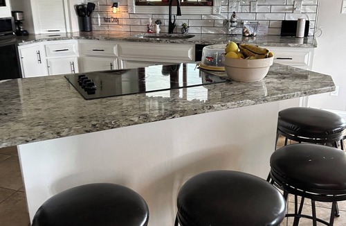 Chaplin House | Charming 3-bedroom house ,pool table, fire pit at the Lewis getaway!