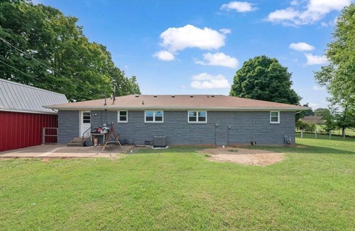 Cave City House | Charming 3-bedroom house "Cavern" with tons of amenities in Cave City.