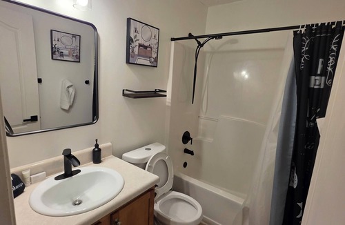 Church Street House | Charming 3-bedroom townhome in Jonesboro