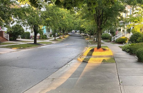 Davidson House | Charming 3-bedroom townhome in Davidson with WiFi and AC