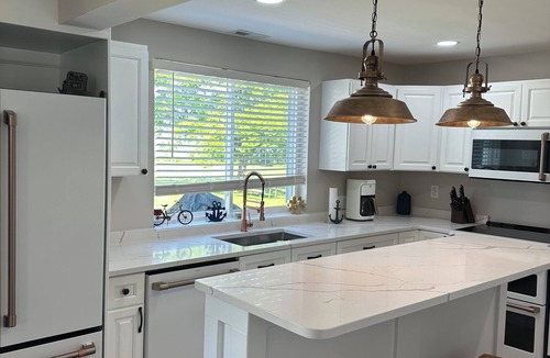 Edwardsville House | Charming 3-bedroom house on PRIVATE BEACH in lovely Heathsville