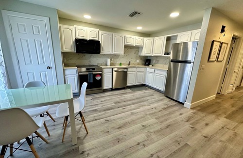 Westminister House | Charming 3-bedroom- 2 bathroom house, by JetBlue Park.