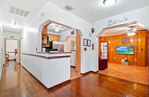 Westchester House | Charming and cozy family home 3 Bedrooms for up to 6 guests