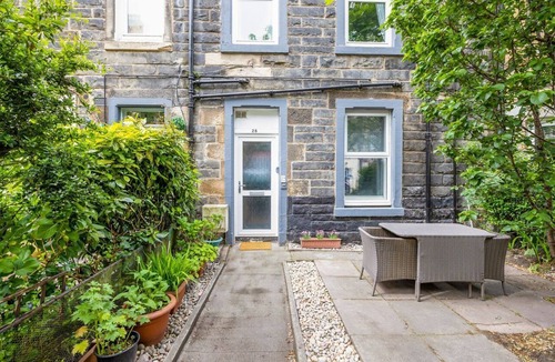 Leith Apartment | Charming Apartment near Leith Links with Patio