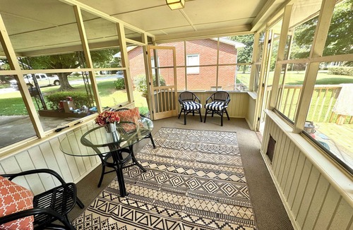 Winston - Salem House | Charming Ardmore Home minutes from hospitals/I-40