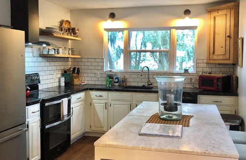 Beaufort House | Charming Beaufort Cottage with Marsh Views and Hunting Island Beach pass