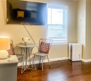 Huntsville House | Charming Boutique Shotgun-Walk to Five Points Shops