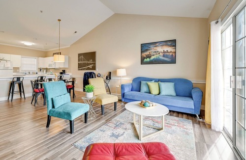 Charlotte Condo | Charming Condo w/Balcony, 1 Mi to UNC Charlotte!