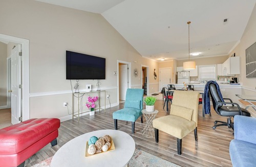 Charlotte Condo | Charming Condo w/Balcony, 1 Mi to UNC Charlotte!
