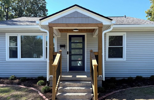 Danville House | Charming Cottage in Downtown Danville
