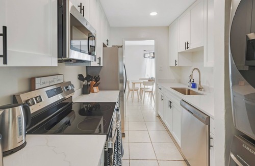 Herndon House | Charming Dulles Oasis 3bed/2.5ba/IAD Family/pet friendly