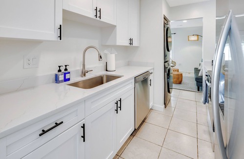 Herndon House | Charming Dulles Oasis 3bed/2.5ba/IAD Family/pet friendly