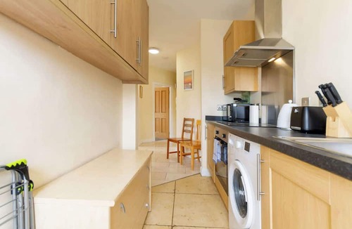 Leith Apartment | Charming Edinburgh Stay Near the Shore