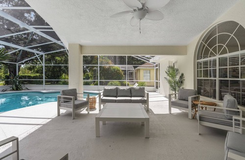 Sunridge Woods House | Charming Family Getaway 10 Miles from Disney