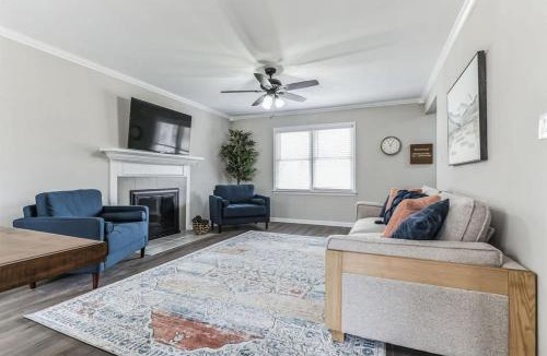 Madison House | Charming Farmhouse Retreat in Madison AL