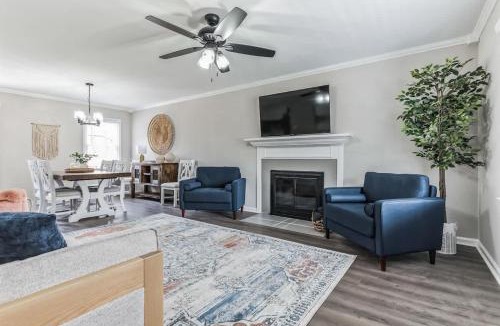 Madison House | Charming Farmhouse Retreat in Madison AL