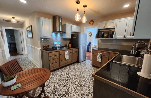 Port St. Joe House | Charming Florida Cottage – Steps from St. Joe Bay with Top-Notch Amenities!