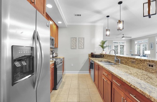 Old West Broad Neighborhood Apartment | Charming Historic District 3BDR w/French Doors | The Juliette #303 by AvantStay