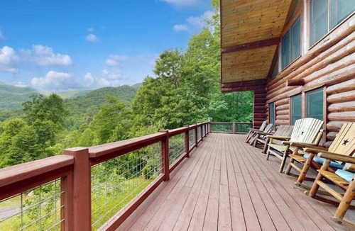 Sylva House | Charming mountain cabin with hot tub, fireplace, and stunning views