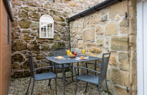 South Charlton Cottage | Charming Original Stone Cottage Close To Beaches and Countryside