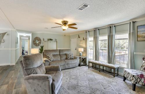 Perry House | Charming Perry Home about 2 Mi to the Gulf!