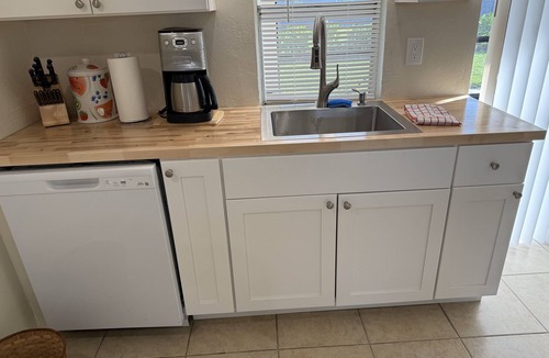 San Carlos Park House | Charming Rental 2/2 house, access to golf & comm. pool, So. Fort Myers!