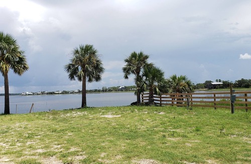 Salem RV Rental | Charming RV lot in Dark Island Perry Fl