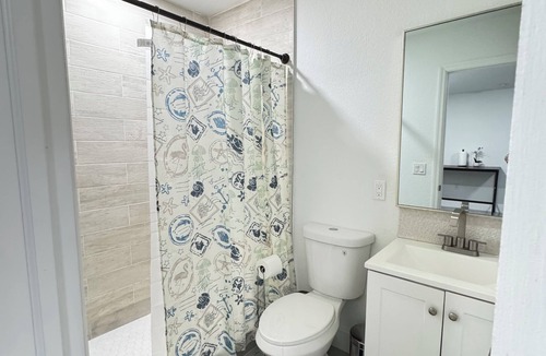Lake Worth Corridor Apartment | Charming Studio Apartment at Lake Worth Beach!