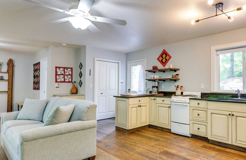 Murphy Apartment | Charming Studio Cottage in Brasstown: Secluded Gem