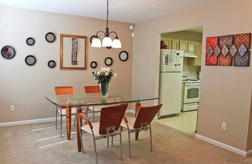 Sunset Road House | Charming Townhome Close to Uptown | Free Parking