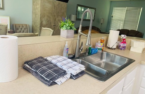 Bluffton House | Charming Townhome in welcoming Old Town Bluffton. Ten minutes from Hilton Head